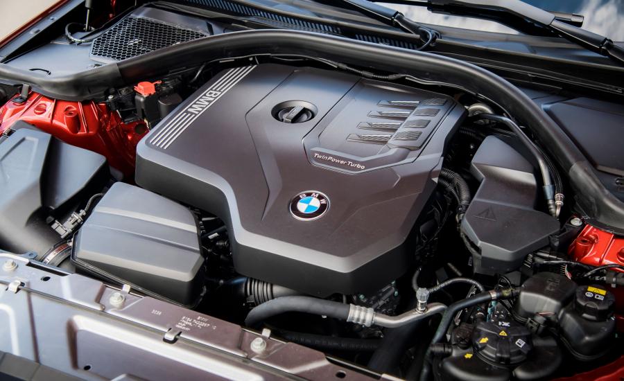 Моторный отсек BMW 330i M Sport xDrive (G20) 2019 года  (NA) (фото 7 из 27)